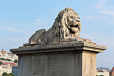 《黑神话》冯骥盛赞虚幻5引擎 并送上中国式抱拳礼